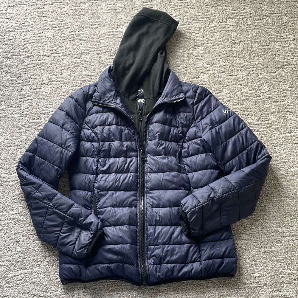 Women’s guess puffy